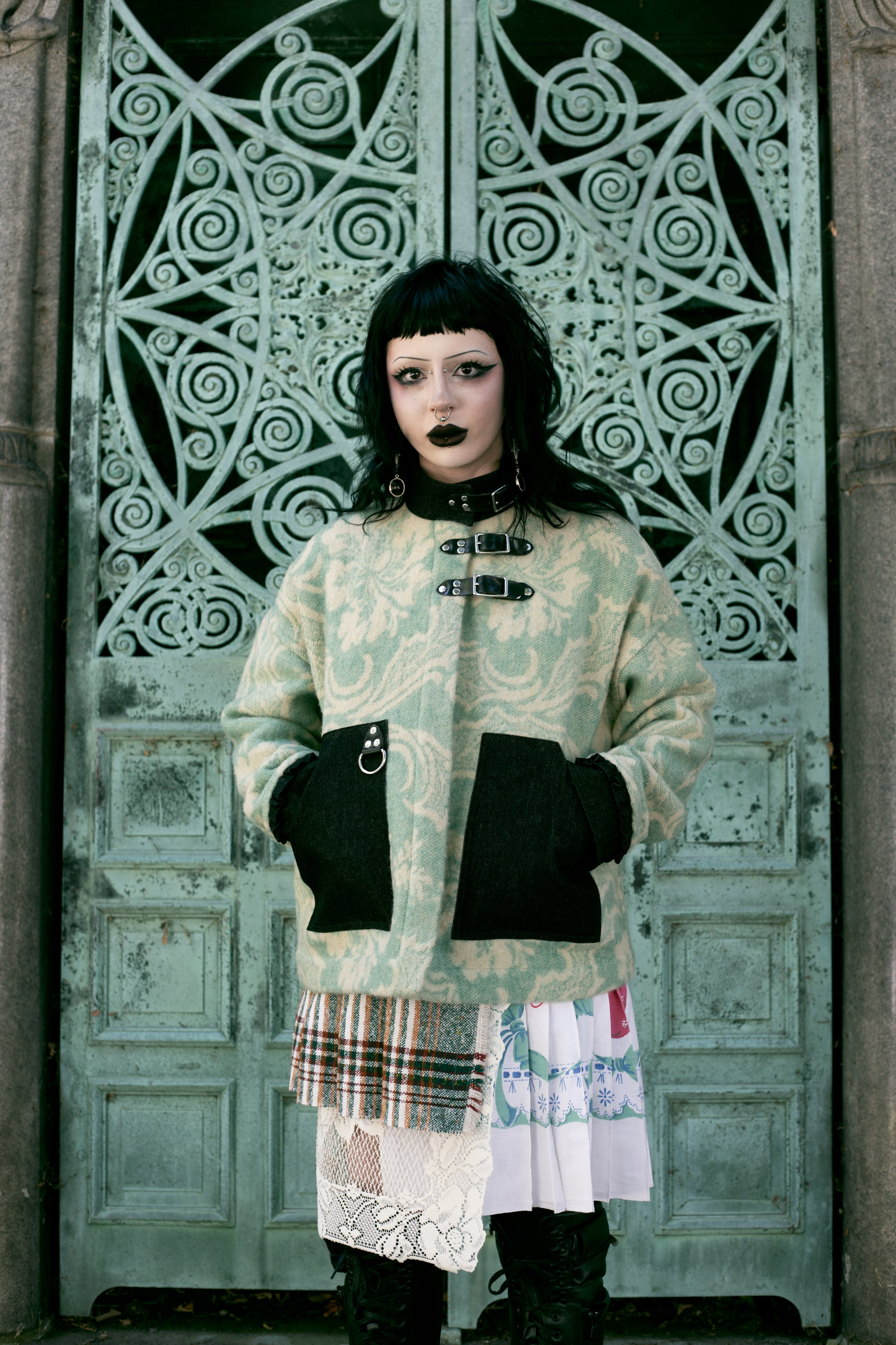 Chore Coat, Floral Beadspread